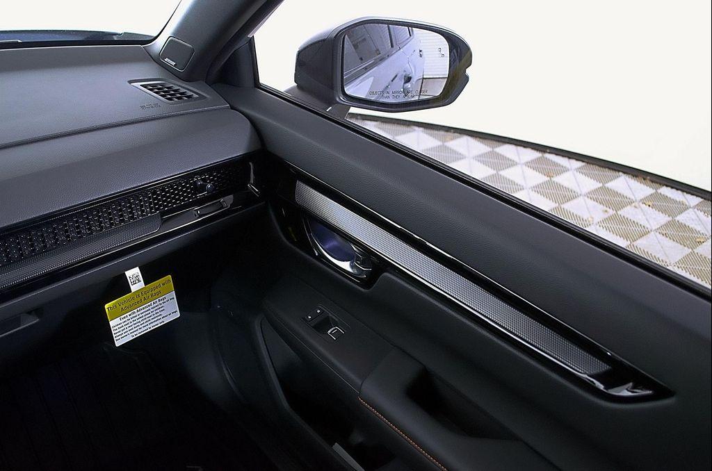 new 2026 Honda CR-V Hybrid car, priced at $41,036