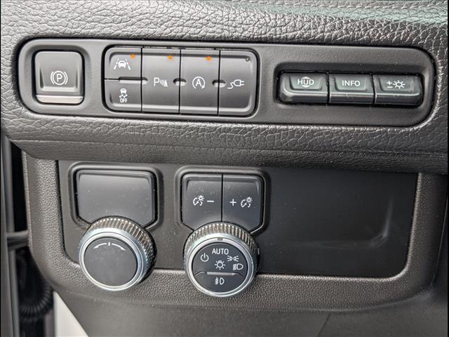 used 2021 GMC Yukon XL car, priced at $39,303