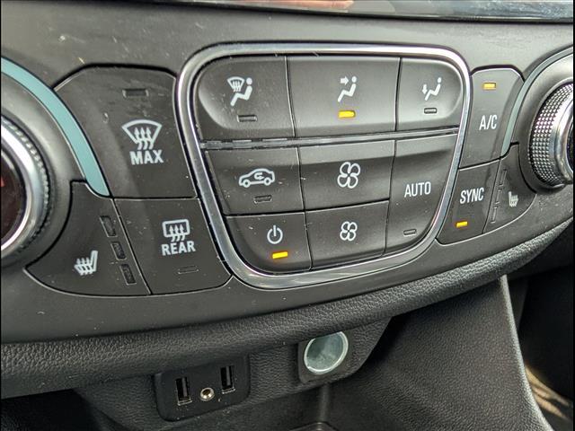 used 2023 Chevrolet Traverse car, priced at $27,999