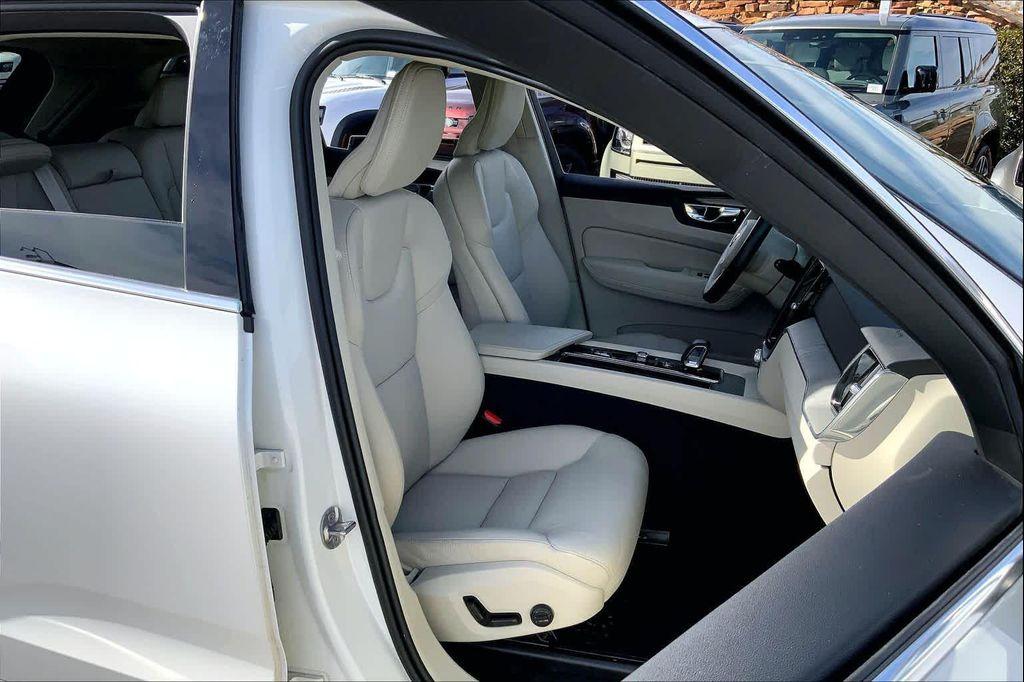 used 2023 Volvo XC60 car, priced at $21,200
