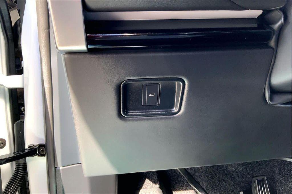 new 2026 Land Rover Range Rover car, priced at $139,080