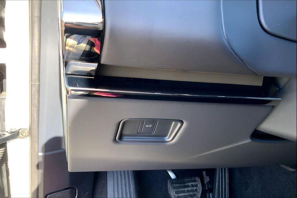 new 2026 Land Rover Range Rover Sport car, priced at $88,045