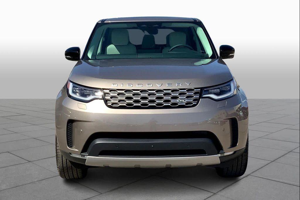 new 2025 Land Rover Discovery car, priced at $60,000