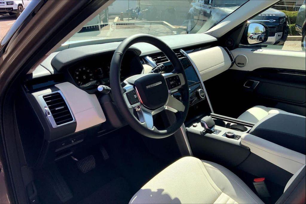 new 2025 Land Rover Discovery car, priced at $64,593