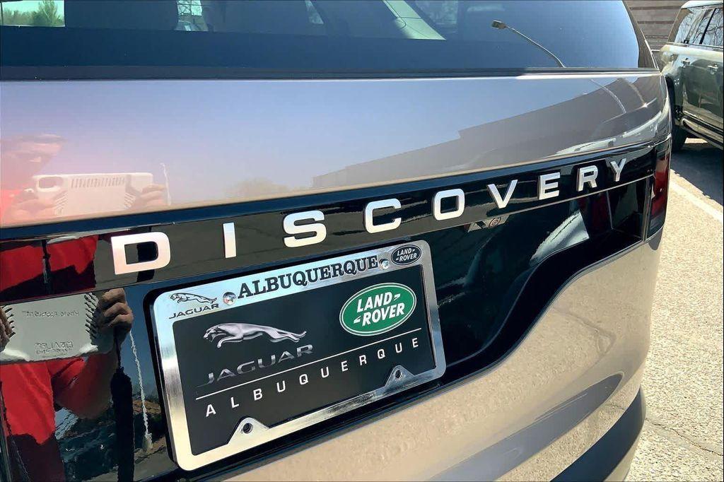 used 2025 Land Rover Discovery car, priced at $65,388