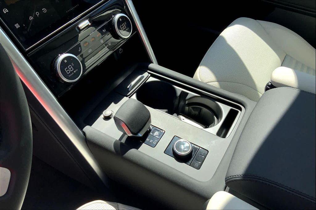 new 2025 Land Rover Discovery car, priced at $64,593