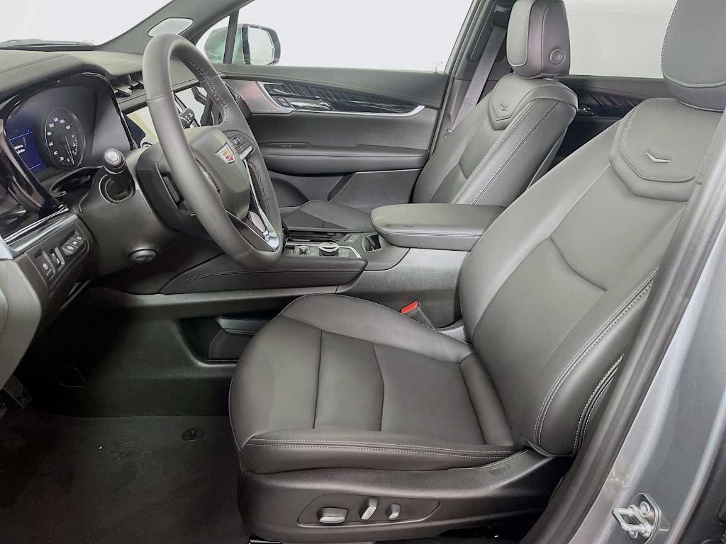 new 2025 Cadillac XT6 car, priced at $62,040