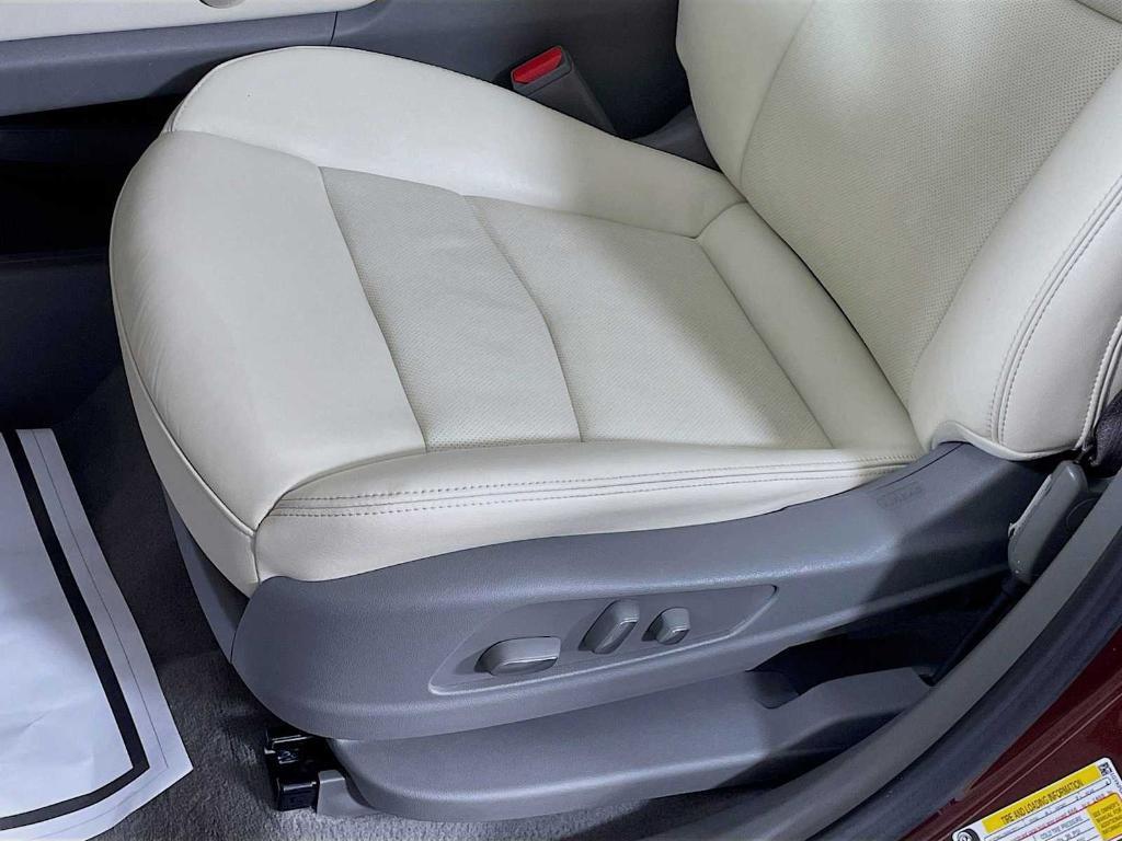 used 2022 Cadillac XT6 car, priced at $31,995