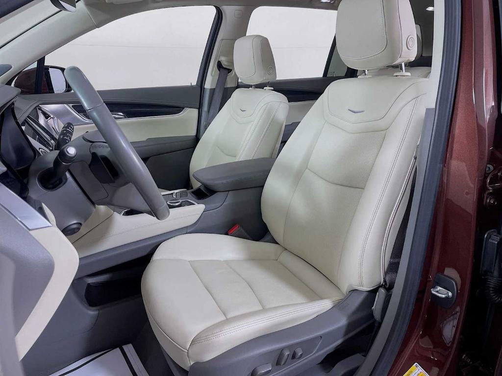 used 2022 Cadillac XT6 car, priced at $31,995