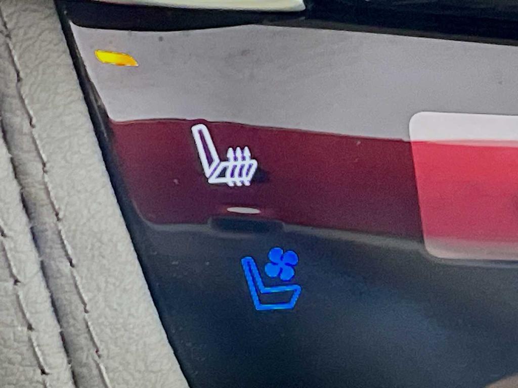 used 2022 Cadillac XT6 car, priced at $31,995