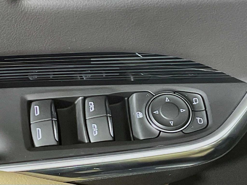 used 2024 Cadillac XT4 car, priced at $32,995