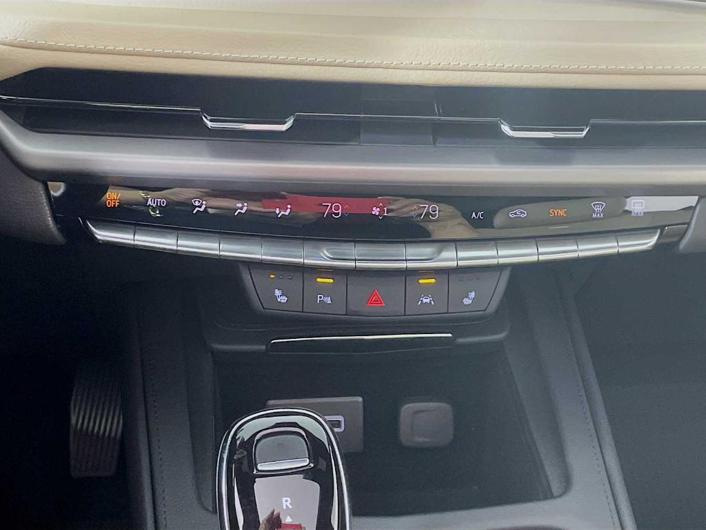 used 2024 Cadillac XT4 car, priced at $32,995