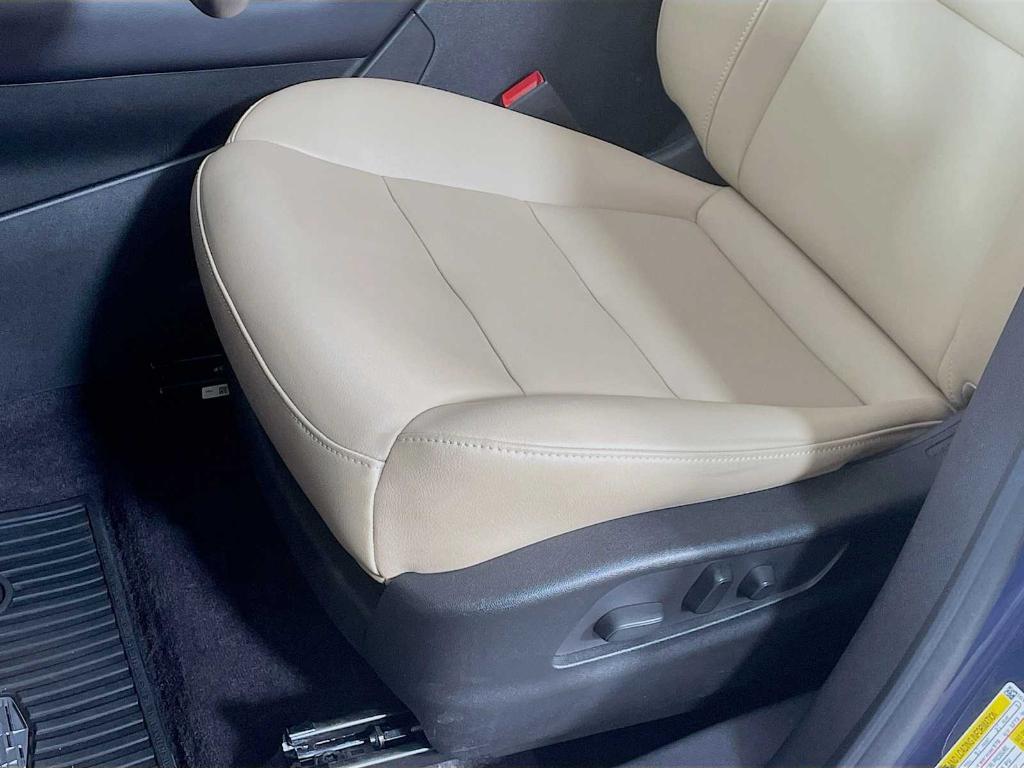 used 2024 Cadillac XT4 car, priced at $32,995