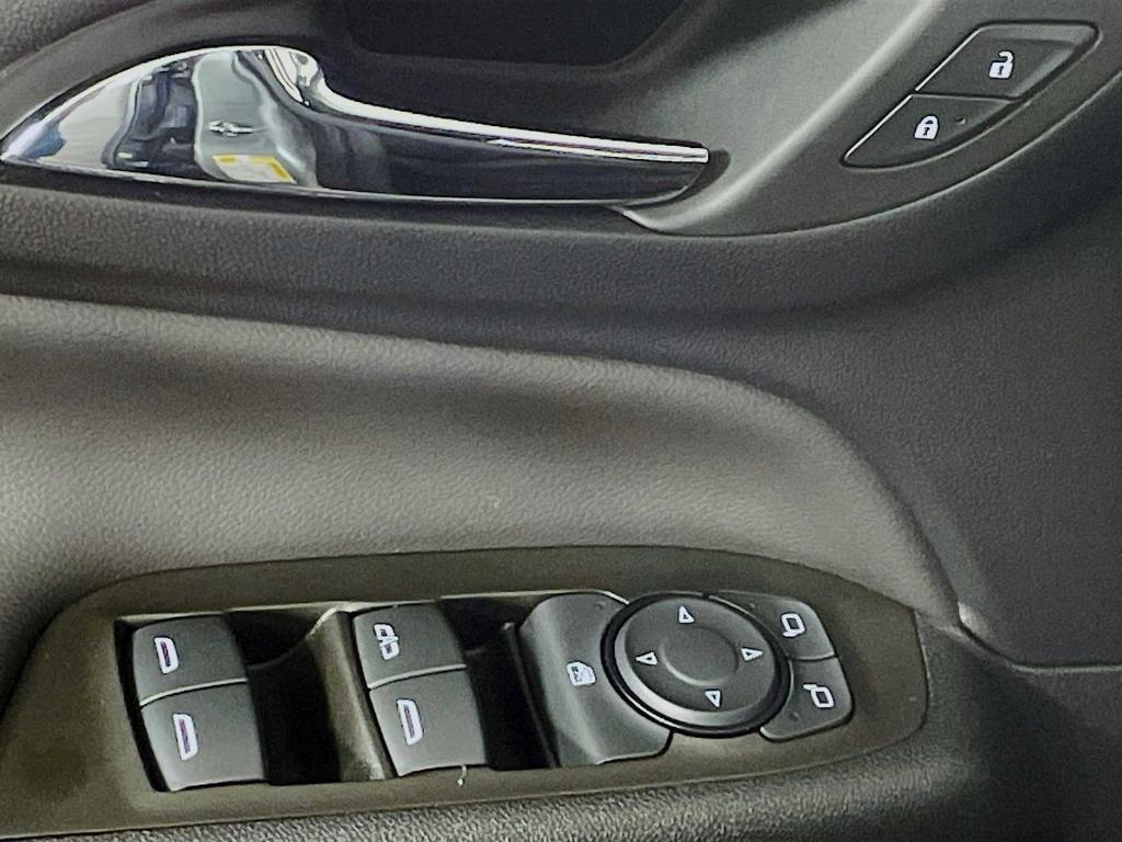 used 2023 Chevrolet Equinox car, priced at $20,995