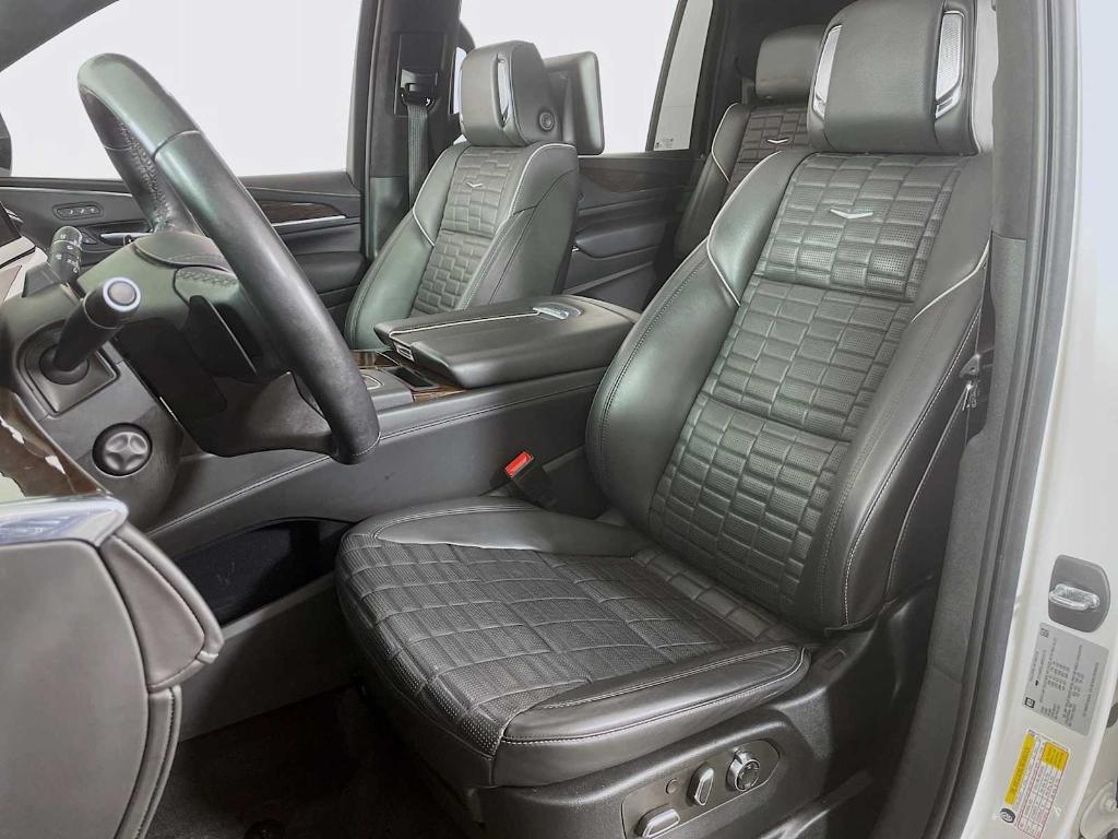 used 2022 Cadillac Escalade ESV car, priced at $69,995