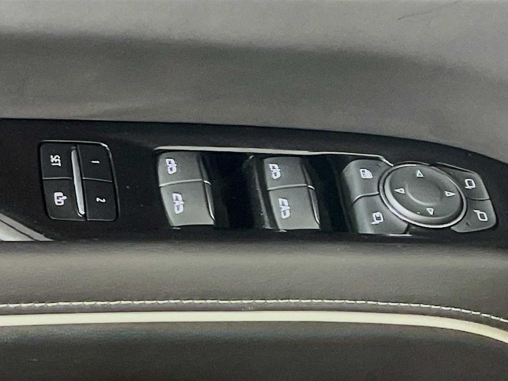 used 2022 Cadillac Escalade ESV car, priced at $69,995