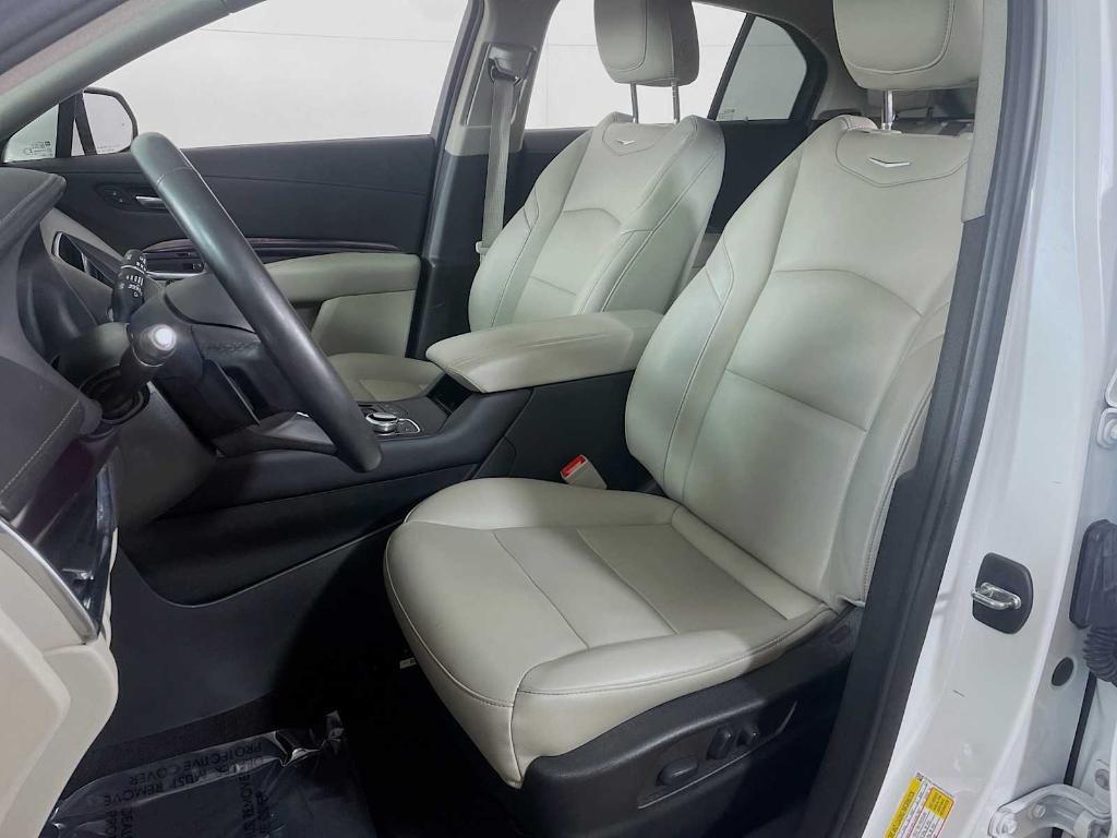 used 2023 Cadillac XT4 car, priced at $23,995