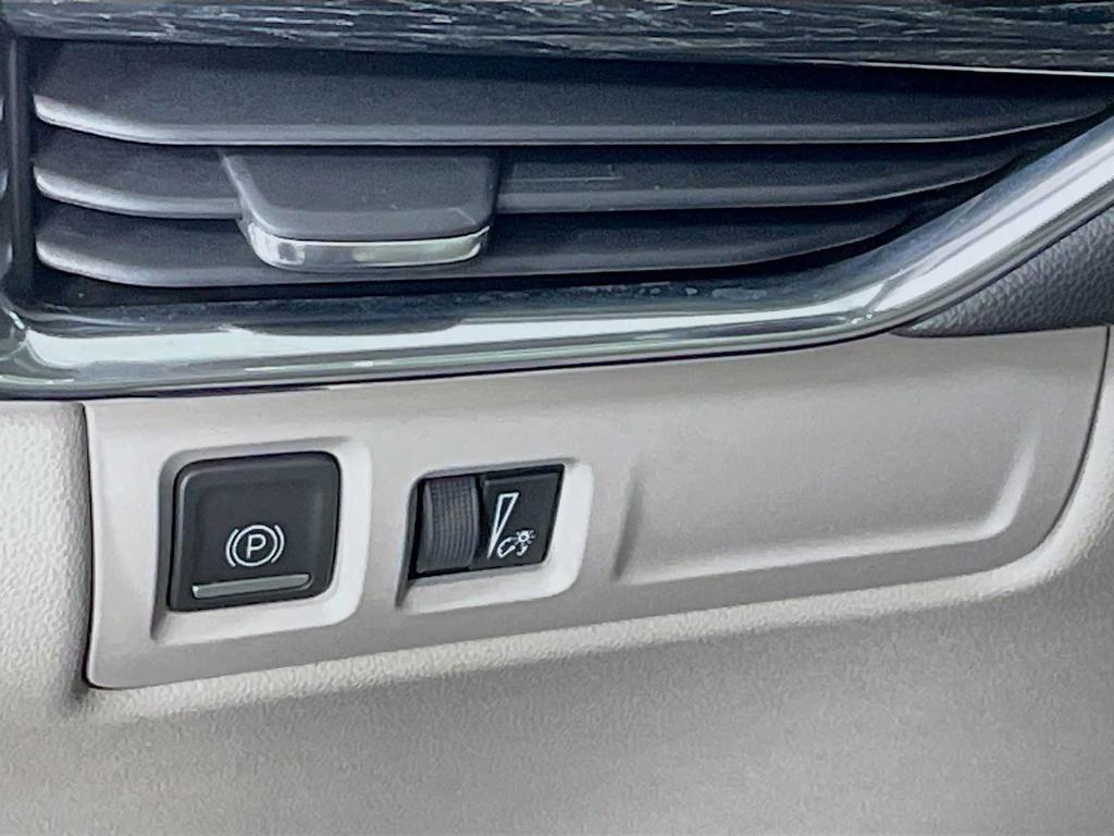 used 2022 Cadillac XT4 car, priced at $25,995