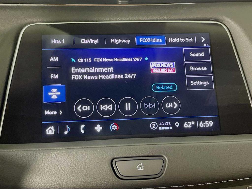 used 2022 Cadillac XT4 car, priced at $25,995