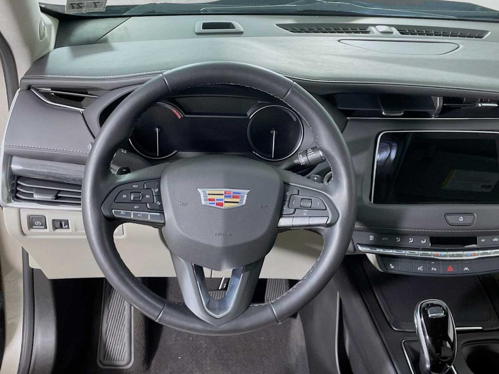 used 2022 Cadillac XT4 car, priced at $25,995