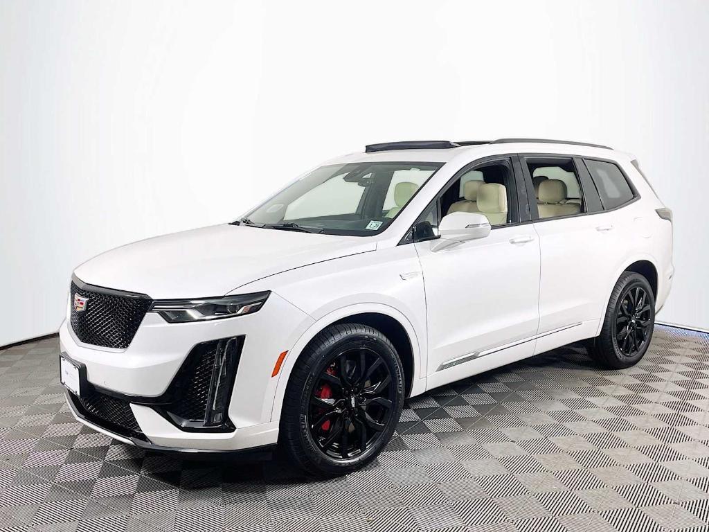 used 2024 Cadillac XT6 car, priced at $44,995