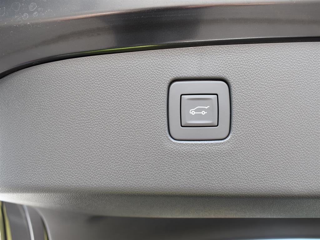 new 2025 Buick Envista car, priced at $28,295