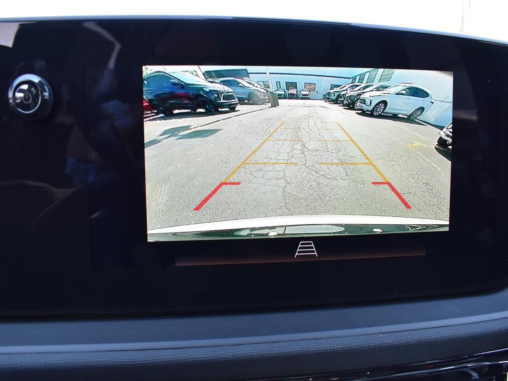 new 2025 Buick Envista car, priced at $28,295