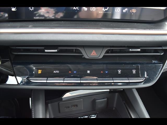 new 2025 Buick Envision car, priced at $40,331