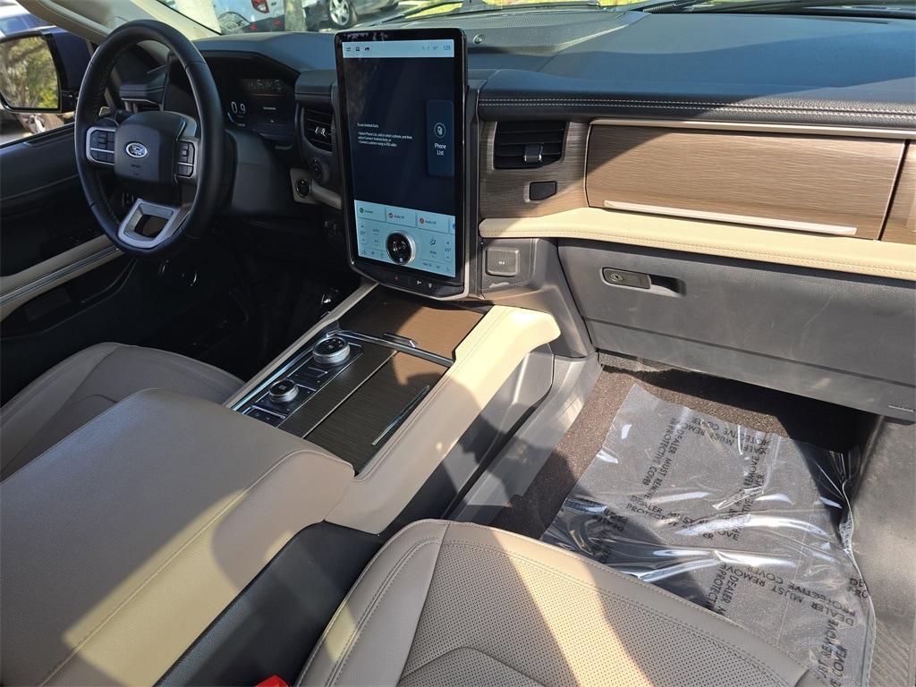 used 2023 Ford Expedition car, priced at $51,289