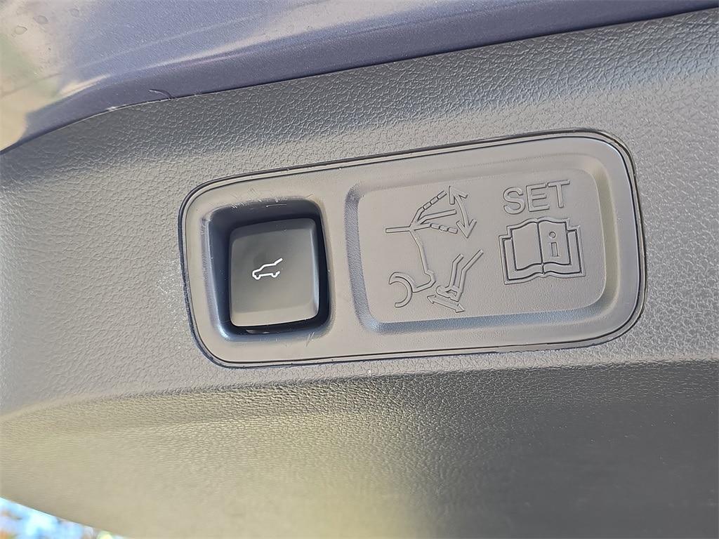 used 2023 Ford Expedition car, priced at $51,289