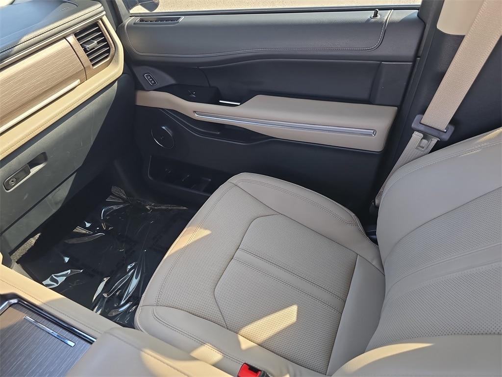 used 2023 Ford Expedition car, priced at $51,289