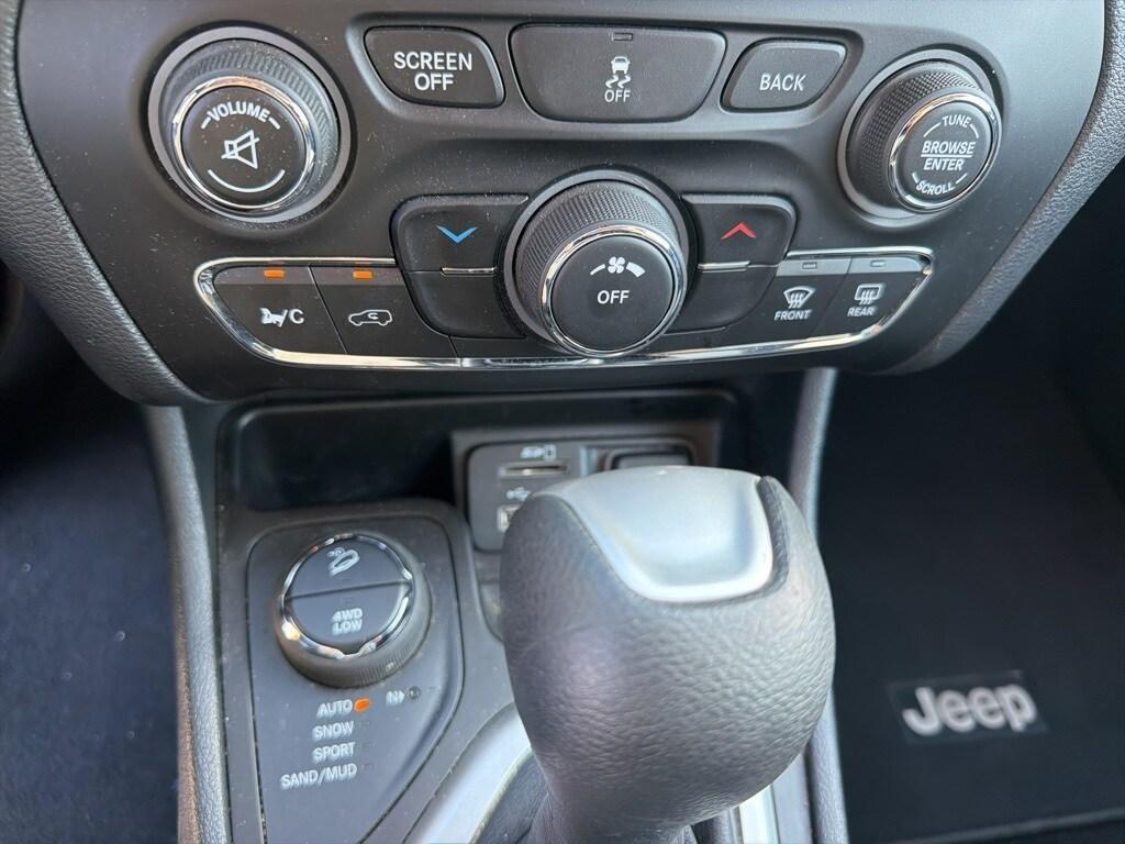 used 2014 Jeep Cherokee car, priced at $11,737