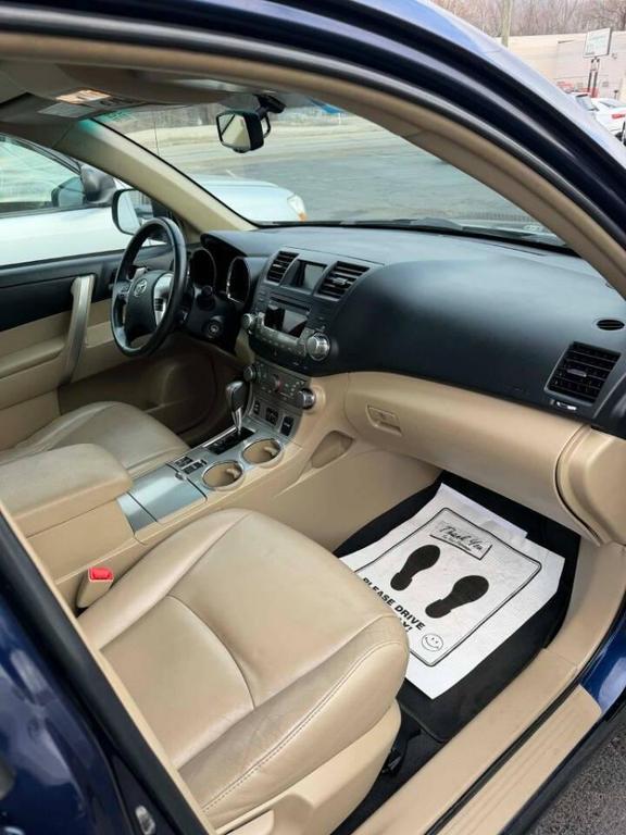 used 2012 Toyota Highlander car, priced at $13,995