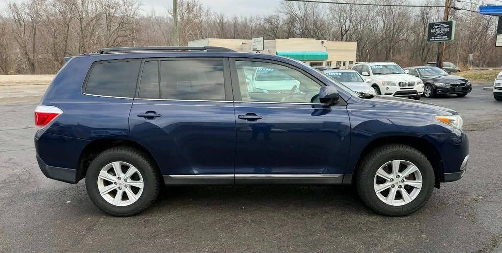 used 2012 Toyota Highlander car, priced at $13,995