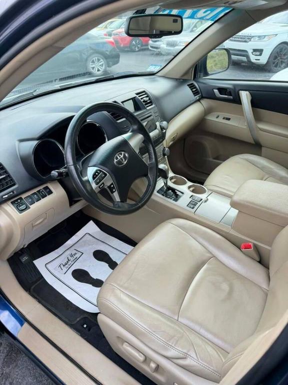 used 2012 Toyota Highlander car, priced at $13,995