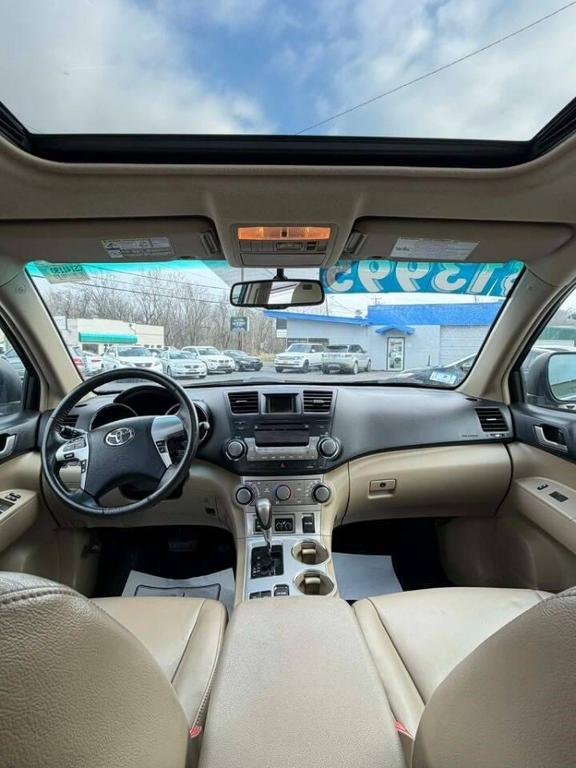 used 2012 Toyota Highlander car, priced at $13,995