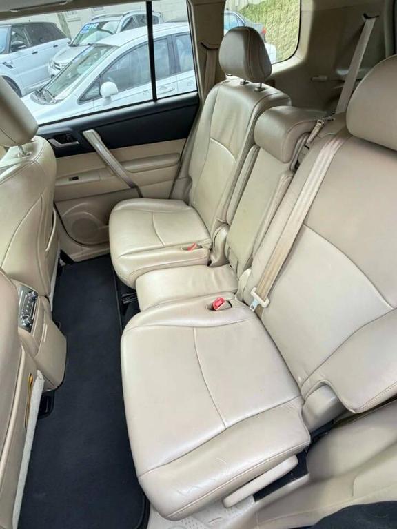 used 2012 Toyota Highlander car, priced at $13,995