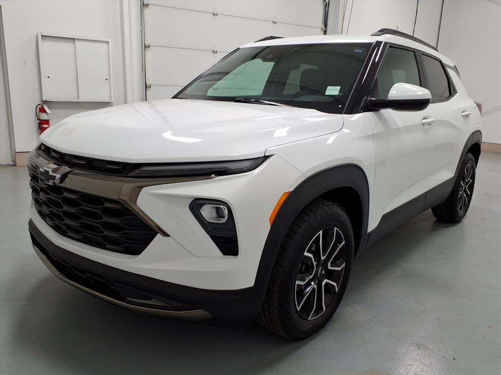 used 2024 Chevrolet TrailBlazer car, priced at $28,318