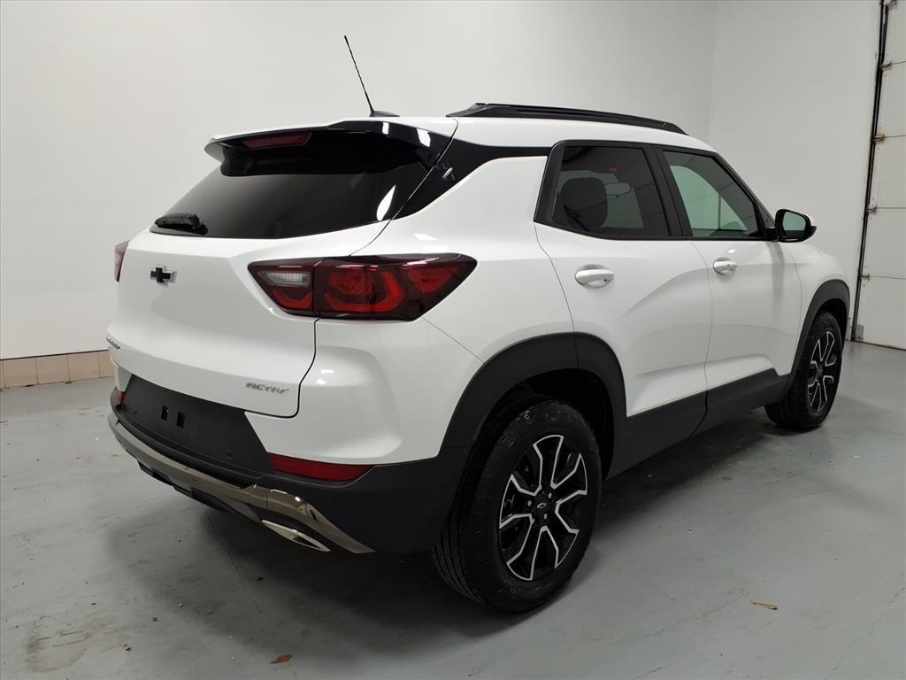 used 2024 Chevrolet TrailBlazer car, priced at $28,318