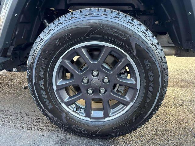 used 2021 Jeep Gladiator car, priced at $27,900