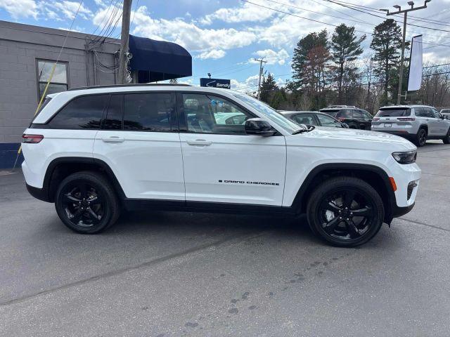 used 2023 Jeep Grand Cherokee car, priced at $28,900