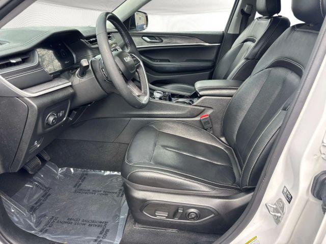 used 2023 Jeep Grand Cherokee car, priced at $29,299