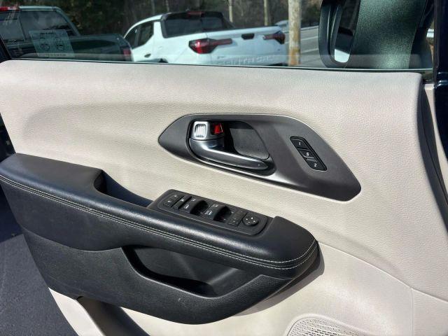 used 2023 Chrysler Pacifica car, priced at $24,900
