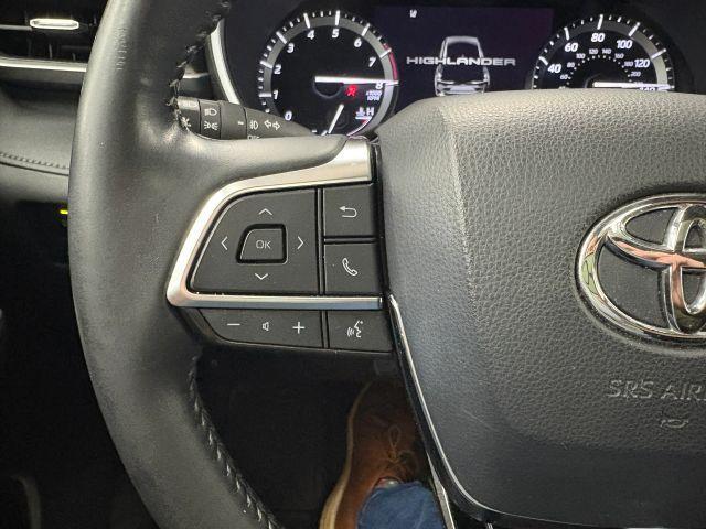 used 2021 Toyota Highlander car, priced at $29,900