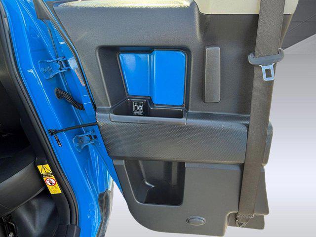 used 2007 Toyota FJ Cruiser car, priced at $9,999