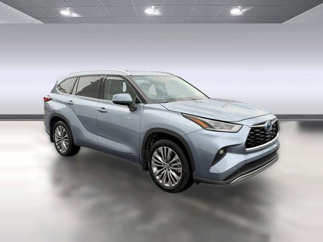 used 2021 Toyota Highlander Hybrid car, priced at $27,997