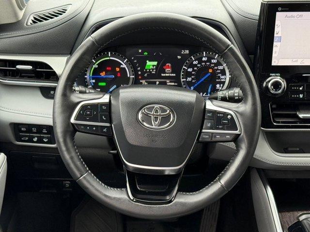 used 2021 Toyota Highlander Hybrid car, priced at $27,997