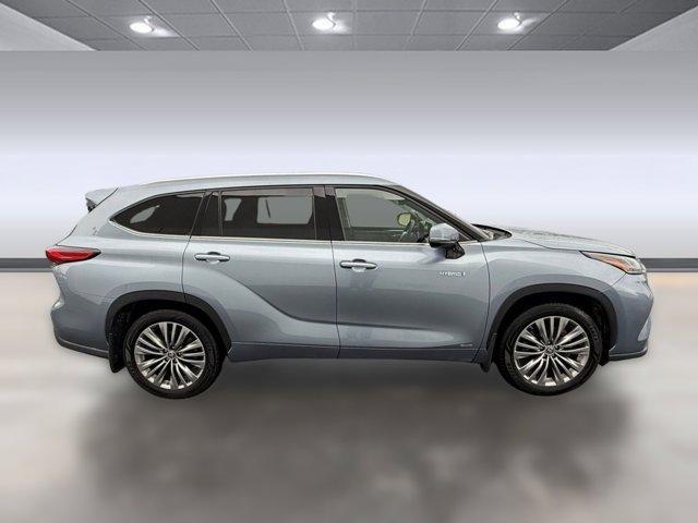 used 2021 Toyota Highlander Hybrid car, priced at $27,997
