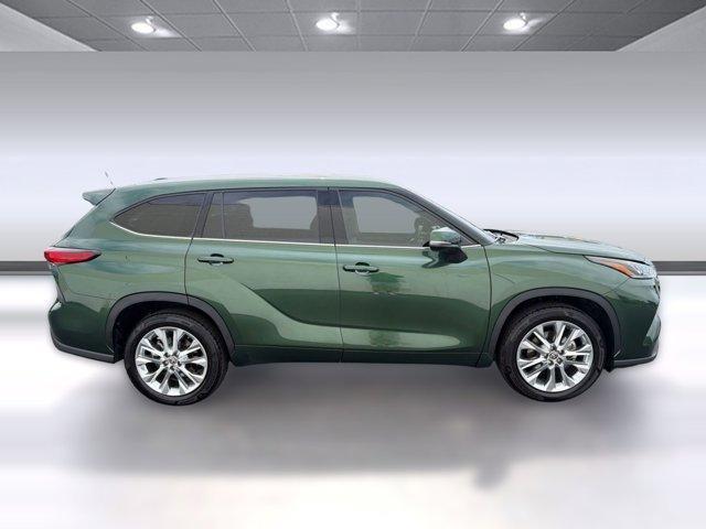 used 2023 Toyota Highlander car, priced at $37,999