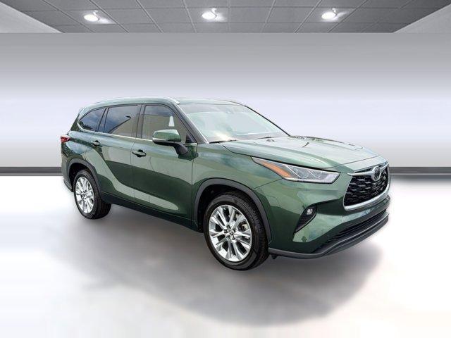 used 2023 Toyota Highlander car, priced at $37,999